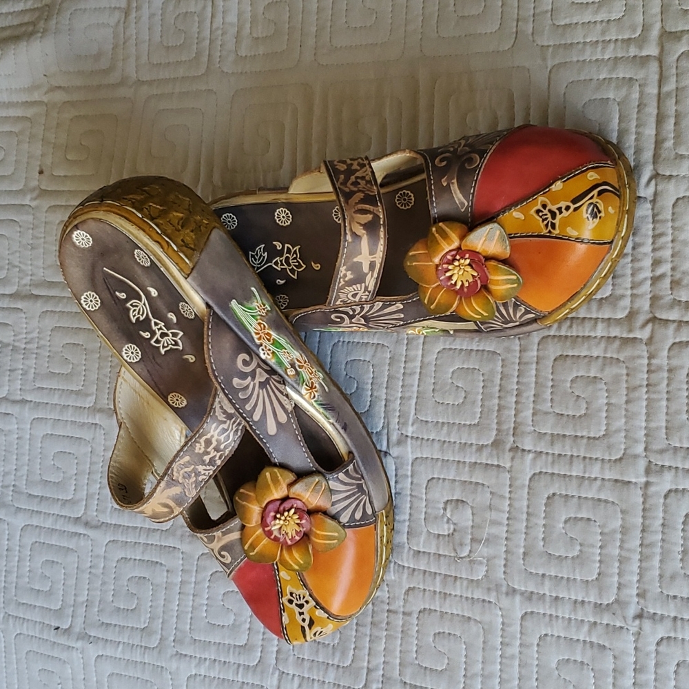 Vintage floral miles clog shoes